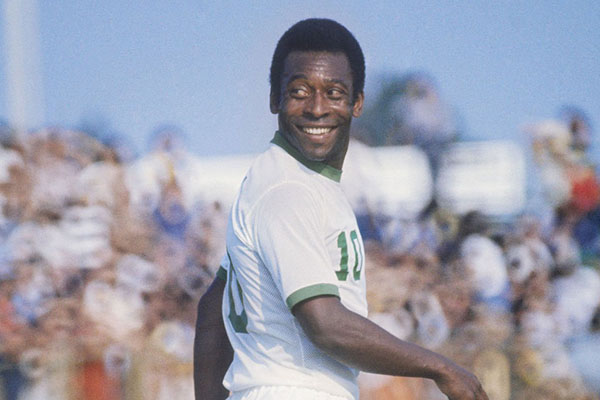 Pele (757 bàn sau 831 trận, 1957-1977). Ảnh: Getty.