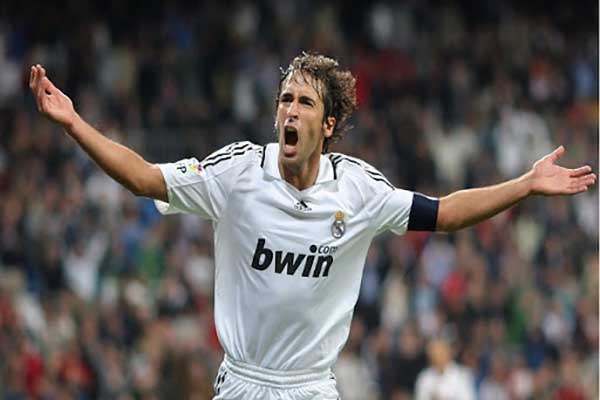 Raul là một trong những cầu thủ trung thành với Real Madrid